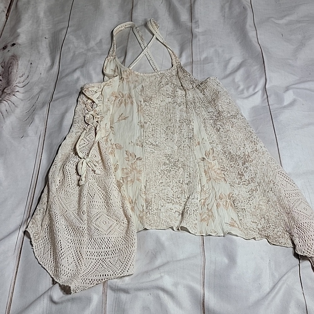 Gimmicks by BKE Flowy Feminine Criss Cross Lace Up Tank Top size XS